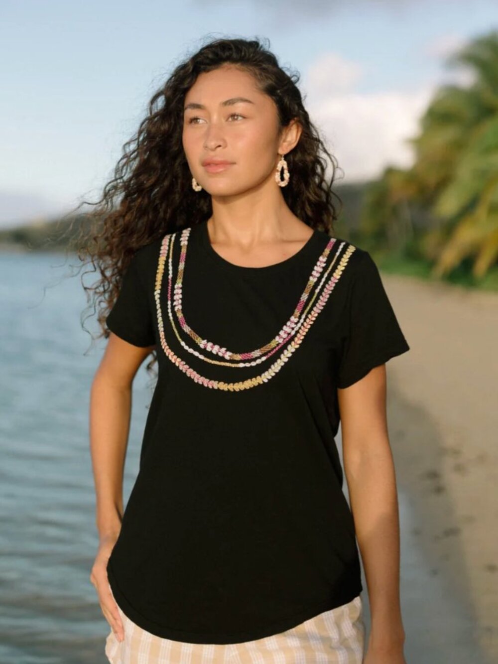 Mahina Made - Lei Pupu o Niihau Tee,  size XS